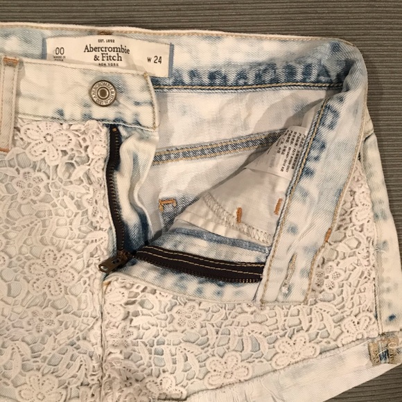 🌹2/$25🌹 A&F jean shorts with crochet detail (5a) - Picture 5 of 7